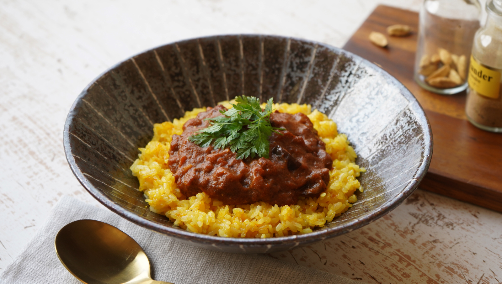 カレーに合ううつわ