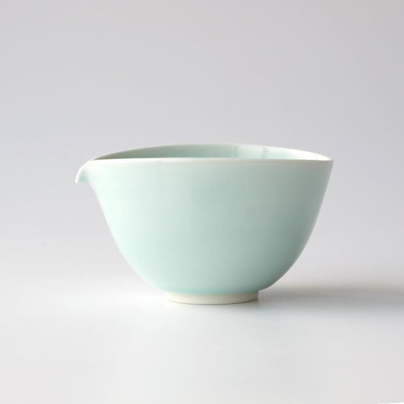 青白磁　装飾的な魚模様の陶器ボウル シリーズ以外・その他 単品 青白磁 注器〈1個〉 波佐見焼 |皿や鉢など