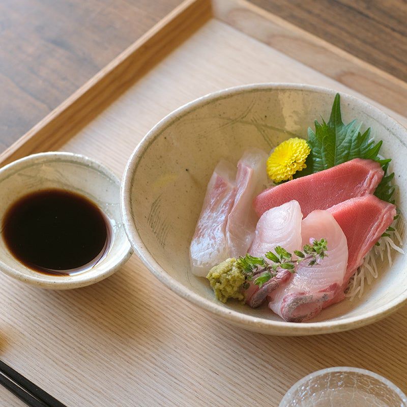 灰釉草文（はいゆうそうもん）