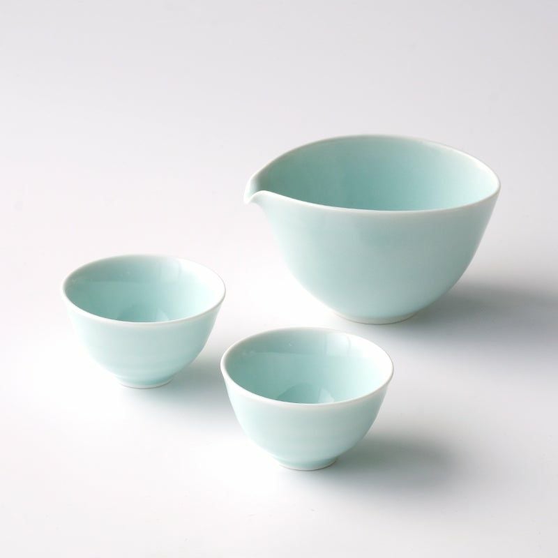 シリーズ以外・その他 青白磁 片口酒器〈注器1個・ぐい呑2個〉 波佐見