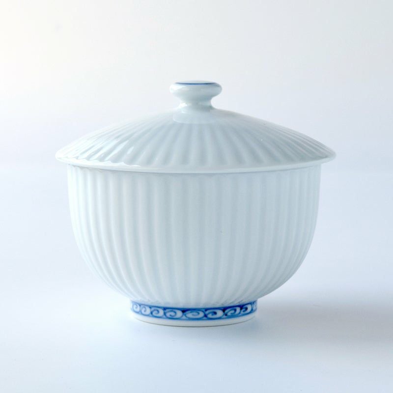 青華瓔珞文（せいかようらくもん） 青華瓔珞文 蓋付お茶呑茶碗（桐箱入