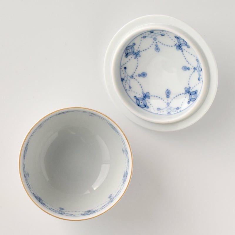 青華瓔珞文（せいかようらくもん） 青華瓔珞文 蓋付お茶呑茶碗（桐箱入