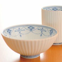 青華瓔珞文（せいかようらくもん） 青華瓔珞文 夫婦茶碗（桐箱入）〈2