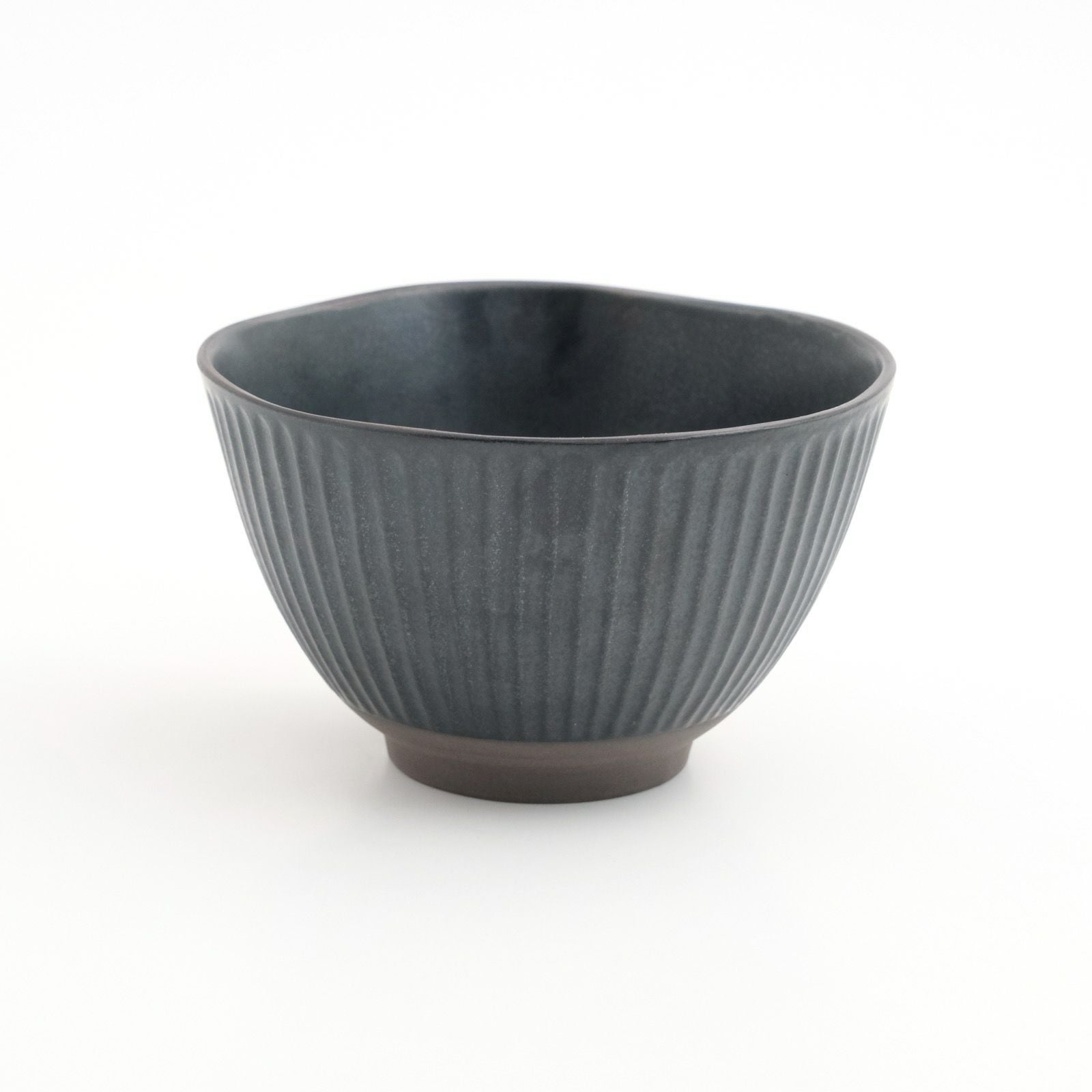 新品　清水焼　黒と白の陶器製鉢 波佐見焼・三川内焼（長崎県） 【波佐見焼】幸鎬（黒） 丼〈1個〉 |皿
