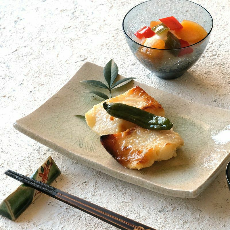 灰釉草文（はいゆうそうもん） 単品 灰釉草文 長角皿〈1枚〉 美濃焼