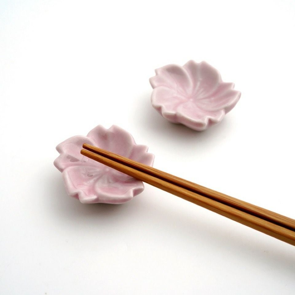 彩色桜　箸置き五点　京都清水焼 京焼・清水焼 箸置き 【京焼・清水焼】ピンク桜 凹み形箸置〈5個〉 |皿