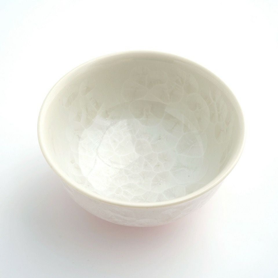 青色と白色の花模様の茶碗 花結晶 【京焼・清水焼】花結晶 組茶碗（白地青赤）〈2個〉 |皿や鉢