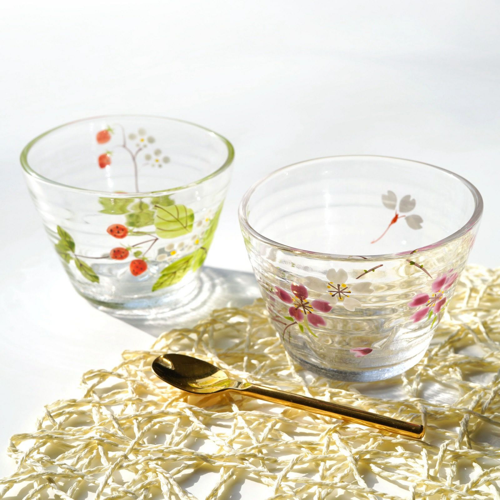 京の色絵ガラス 【京絵付け】京の色絵ガラス そば猪口 桜〈1個〉 |皿や