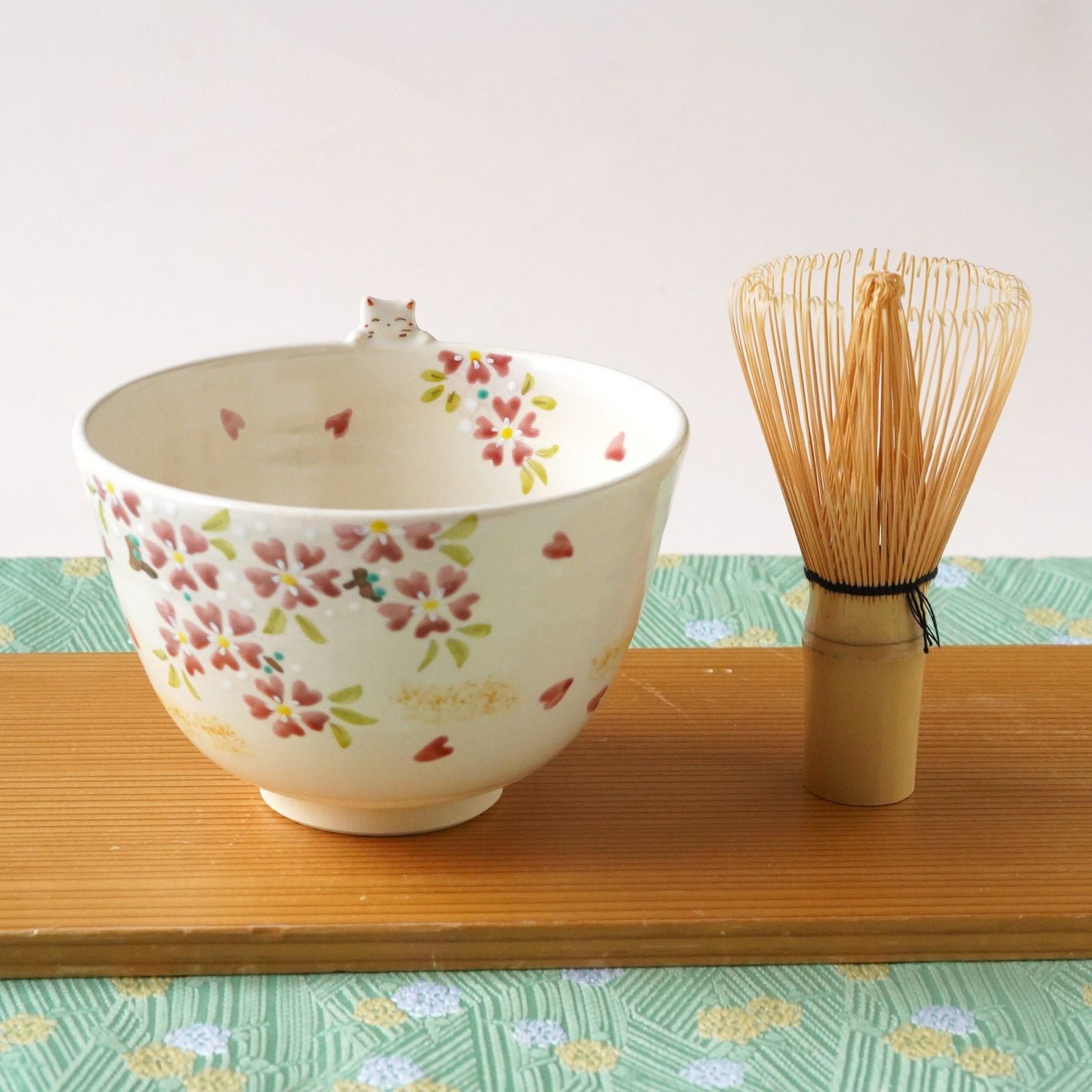 京焼・清水焼（京都府） 【京焼・清水焼】桜ねこ 抹茶碗〈1個〉 |皿や