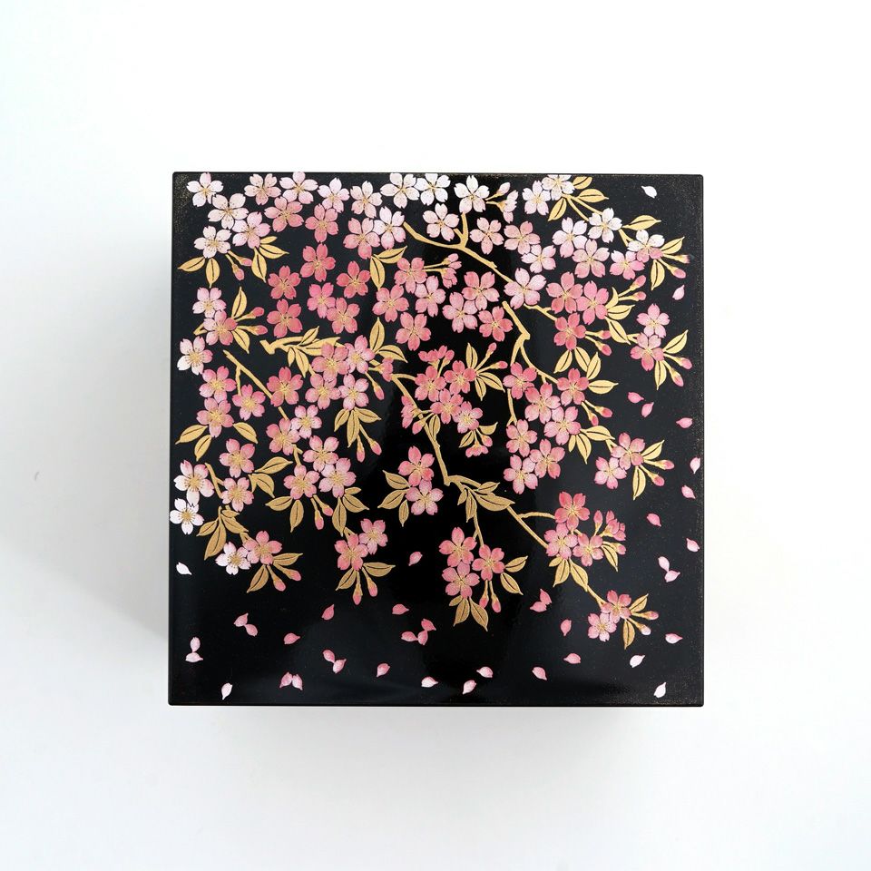 さくら漆器 【山中塗】さくら5.0三段重（黒）〈1個〉 |皿や鉢など和