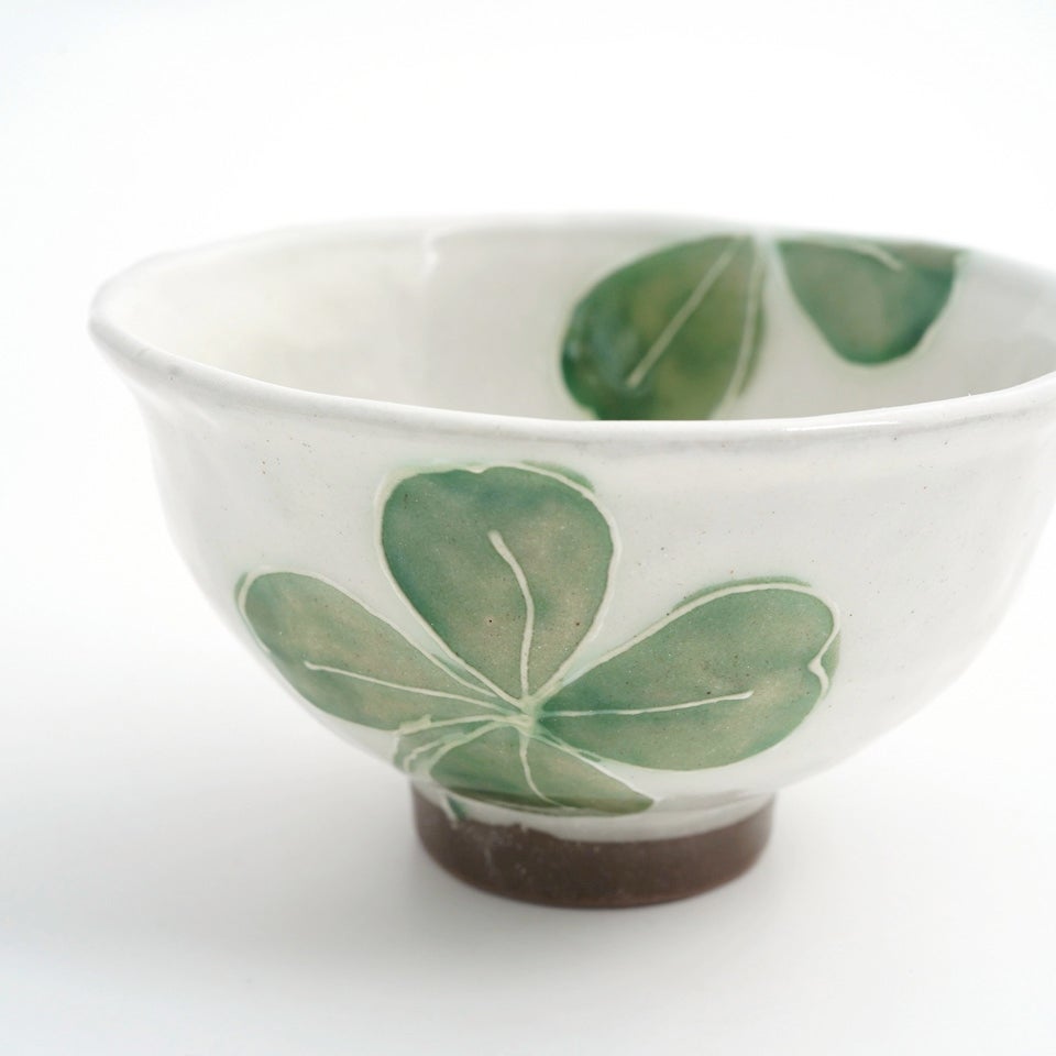 手作り陶器 茶碗 緑色と白色　セット4個 瀬戸焼（愛知県） 【瀬戸焼】粉引クローバー 飯碗（グリーン）〈1個