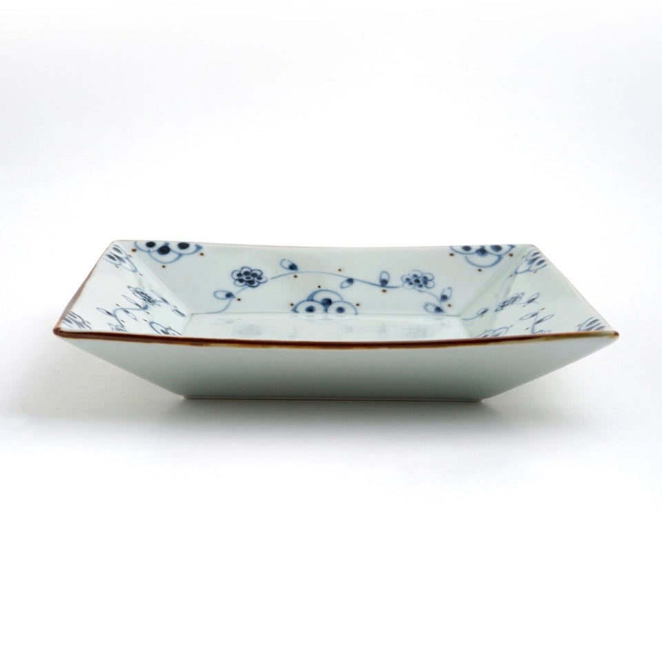 徳七窯（とくしちがま） 【徳七窯】つる花唐草 5.5寸角皿〈1枚〉 |皿や