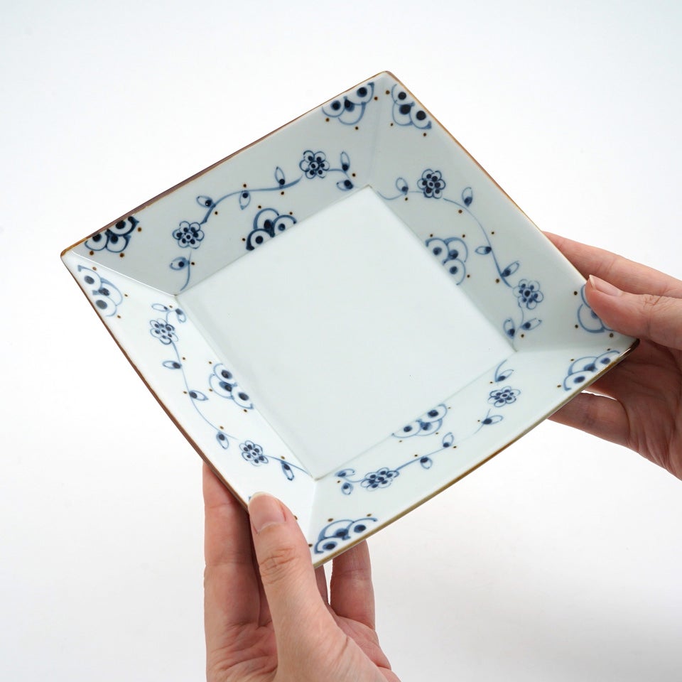 徳七窯（とくしちがま） 【徳七窯】つる花唐草 5.5寸角皿〈1枚〉 |皿や
