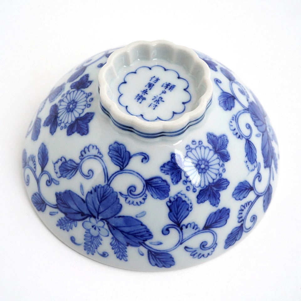 椿窯 【椿窯】菊唐草文（彷 周平衛）茶碗〈1個〉 |皿や鉢など和食器の