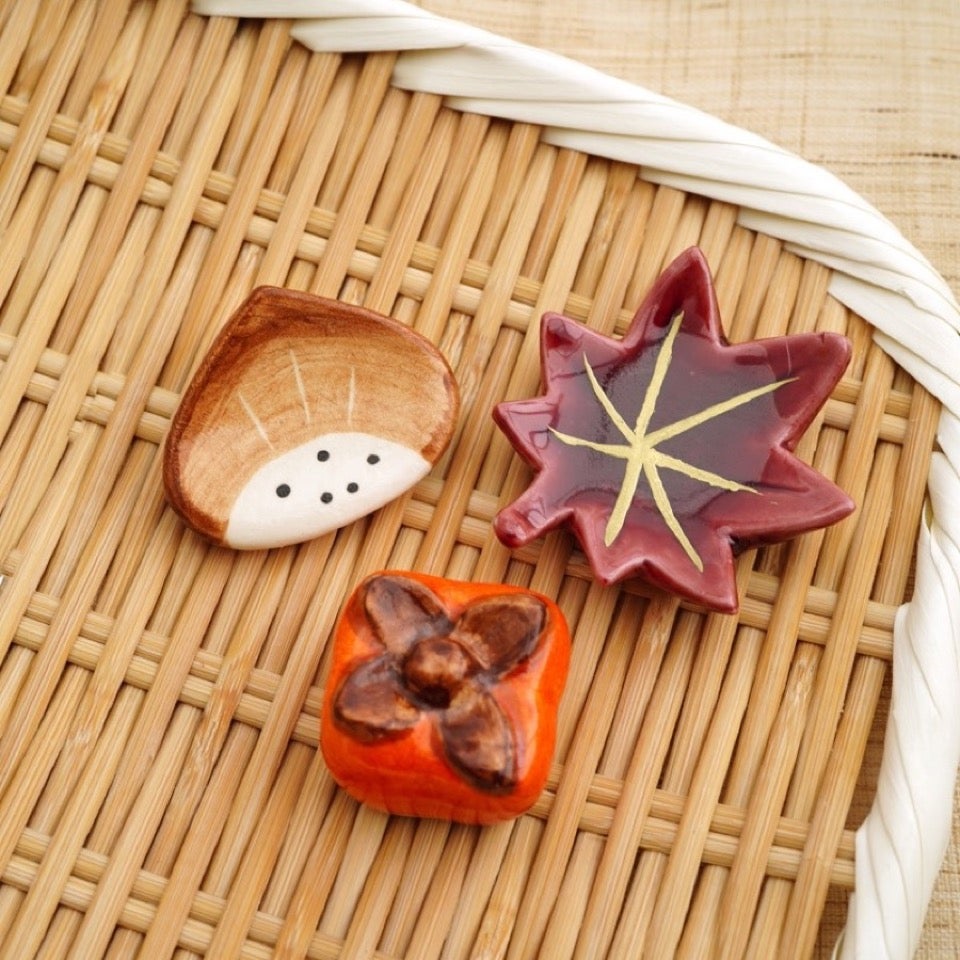 京焼・清水焼（京都府） 【京焼・清水焼】赤交趾紅葉 箸置〈5個〉 |皿